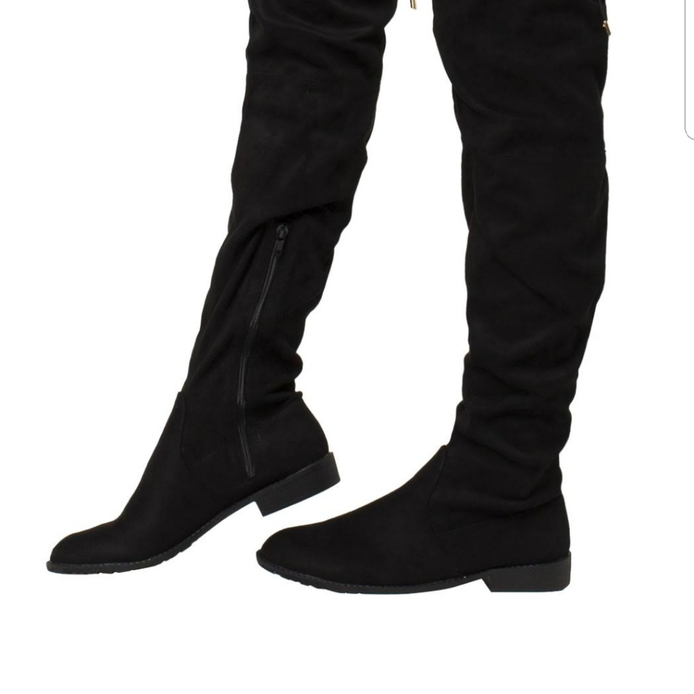 Yoki  tall boots, new